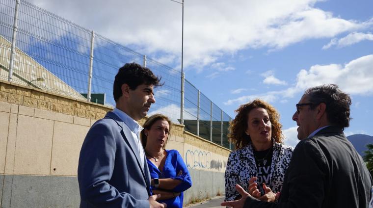 Delegado Miguel Briones junto a alcalde en Polígono Cantarranas