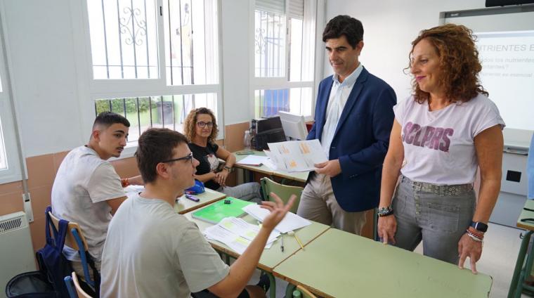 Alcalde visita IES Ciudad de Coín
